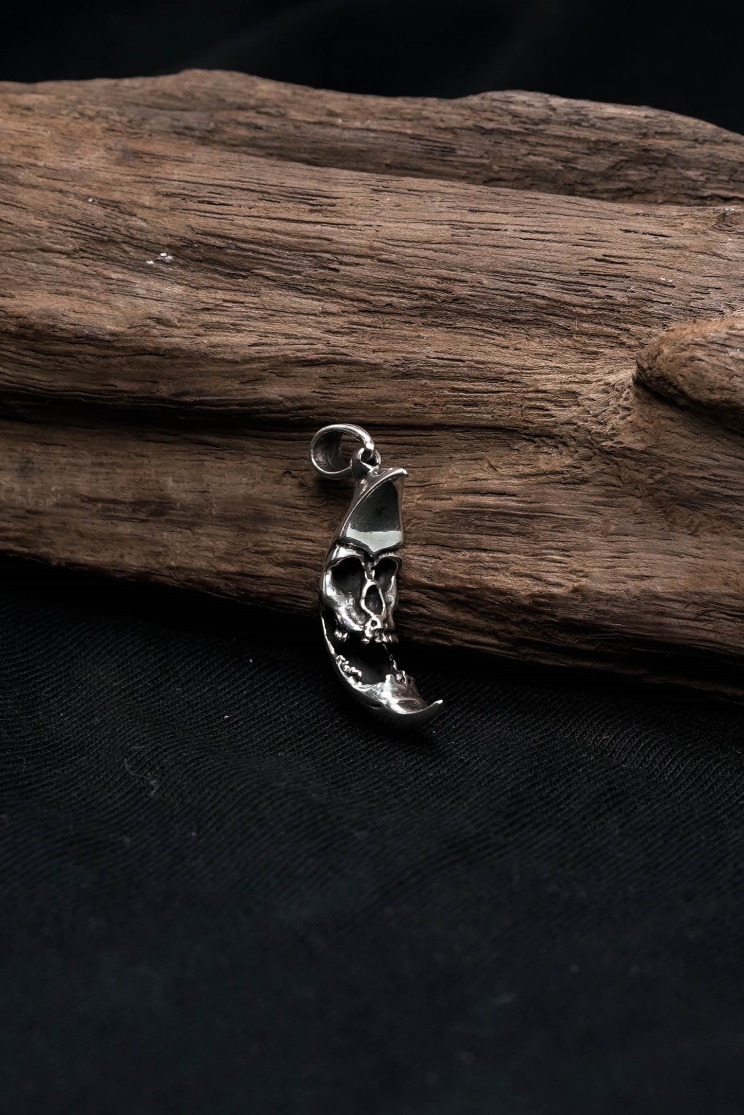 Retro Skull 925 Sterling Silver Moon Pendant