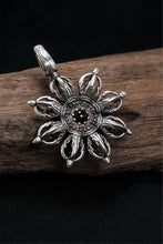 Load image into Gallery viewer, Retro Silver Stone Flower Pendant

