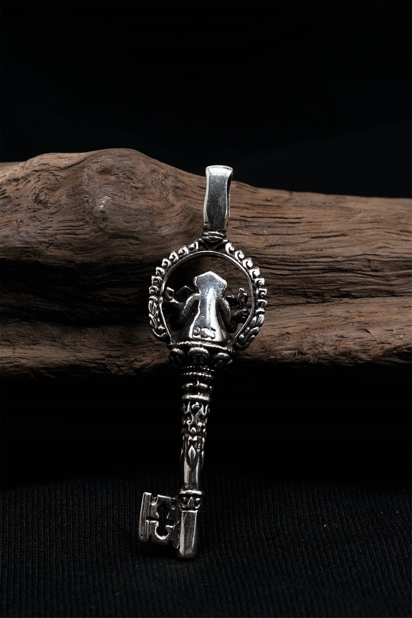 Vintage Key 925 Sterling Silver Pendant