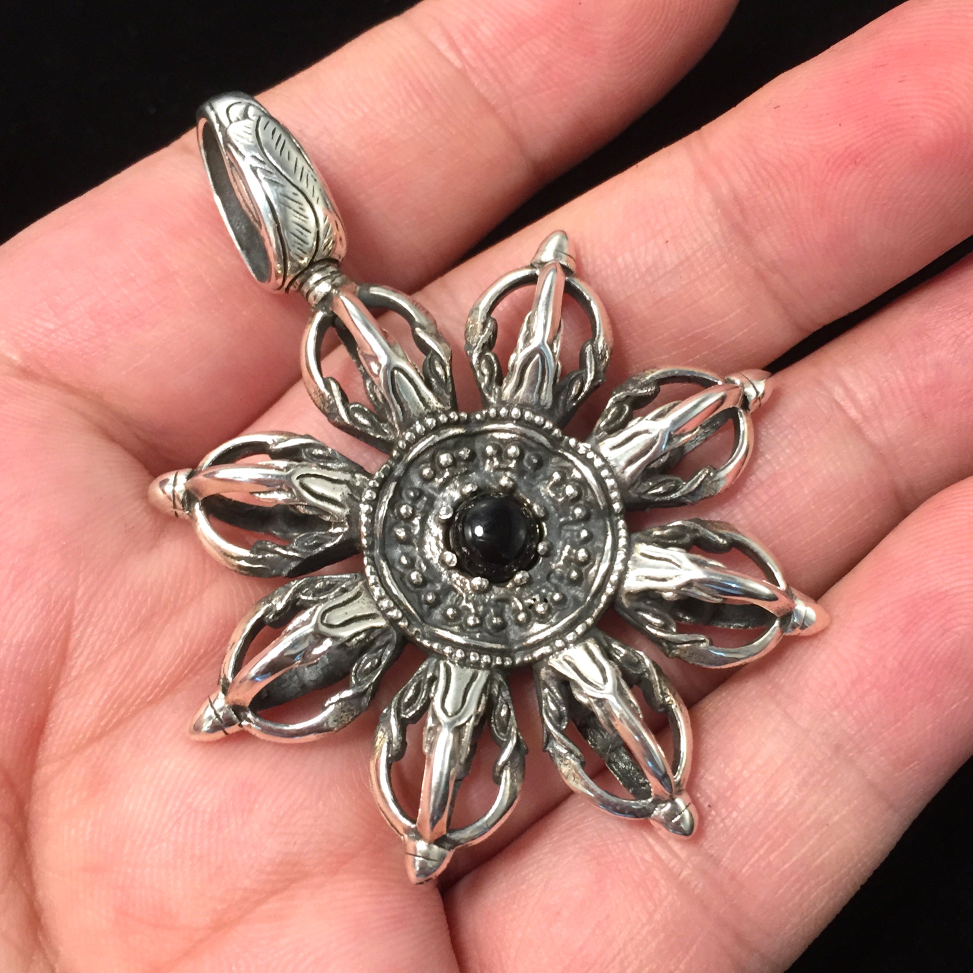 Retro Silver Stone Flower Pendant