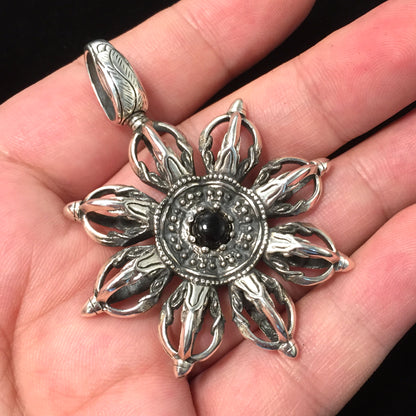 Retro Silver Stone Flower Pendant