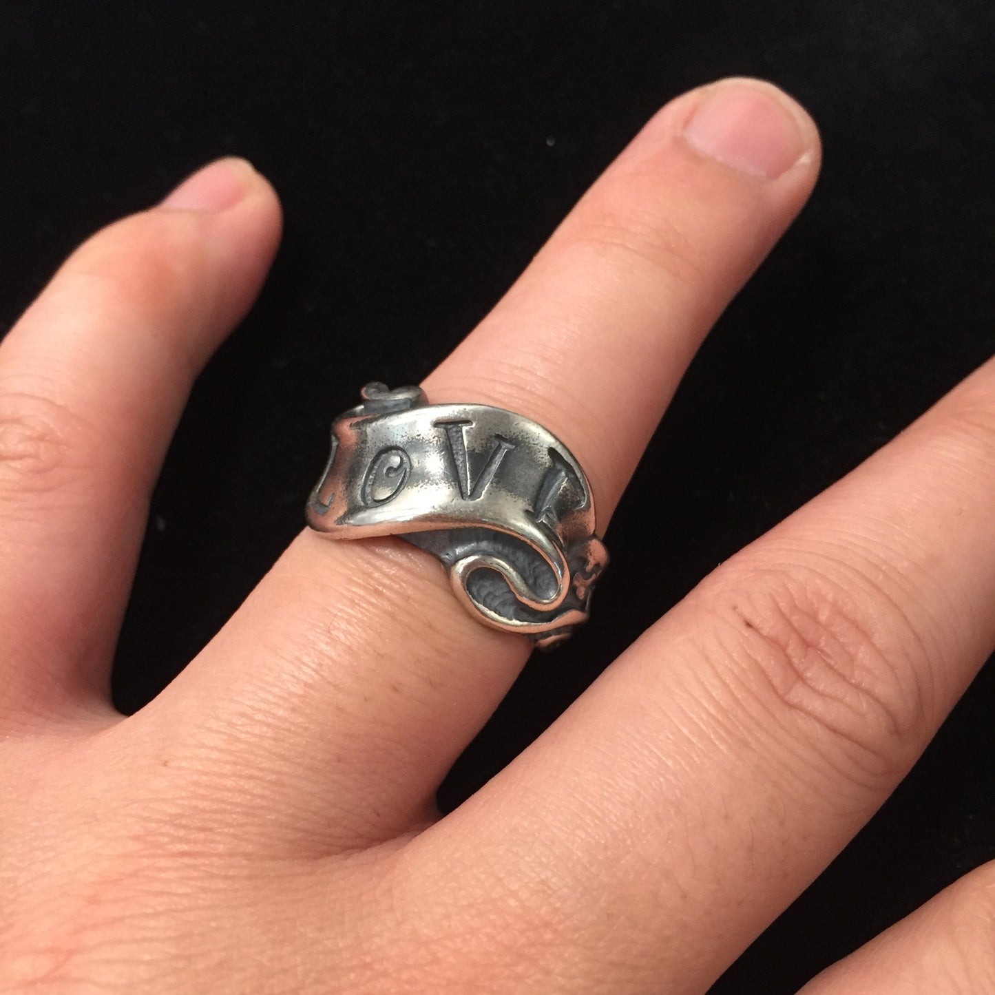 925 Sterling Silver Fashion Jewelry Retro Hand-Carved Letters Love Ring